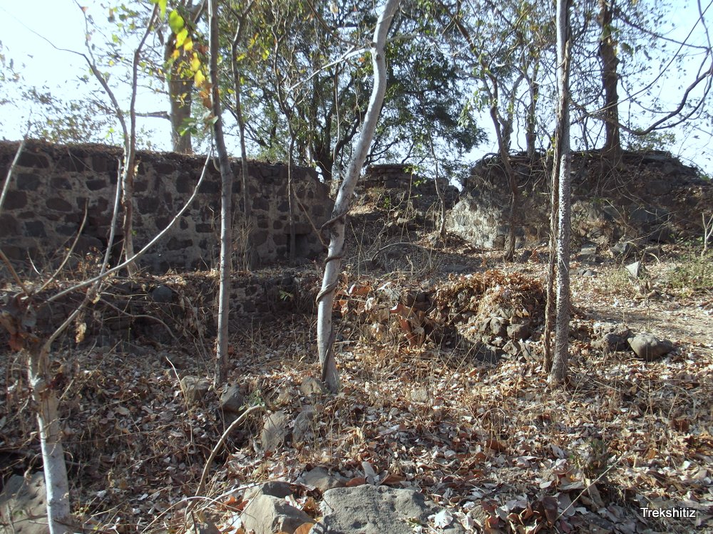 Ballalgad remains of fortification