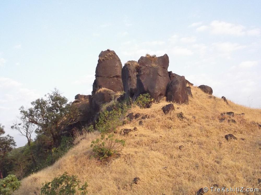 Small pinnacles on Junglee jaigad called as Deepmal