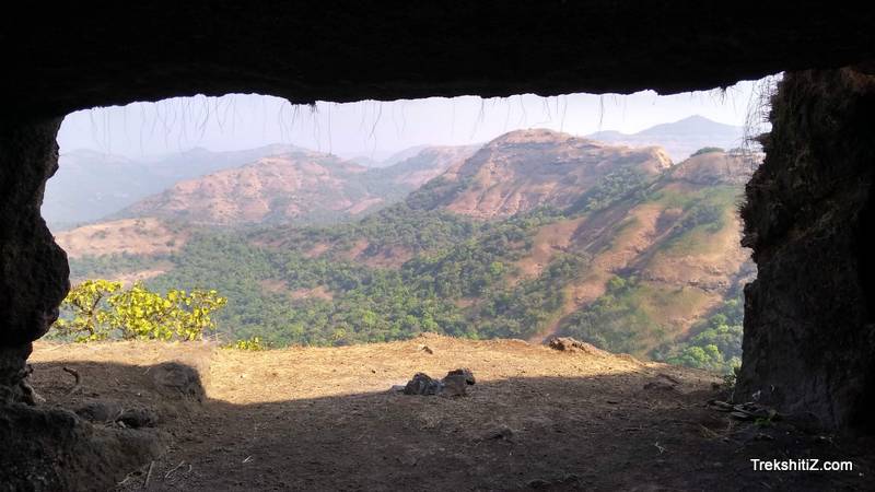 Kokandiva , Cave