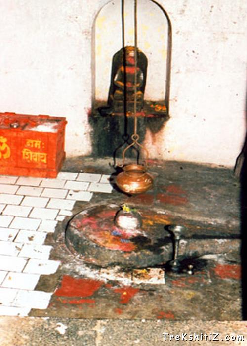 Shivling in Kedareshwar Temple